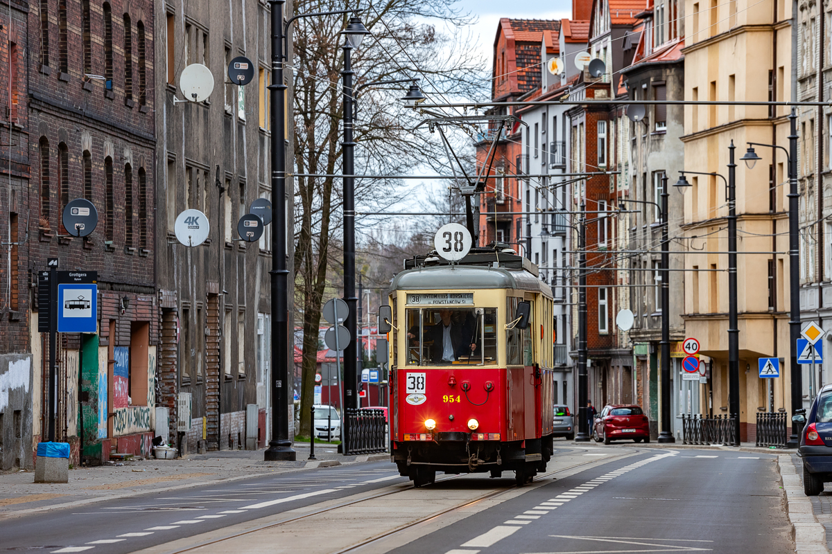 N #954: Bytom, ul. Piekarska