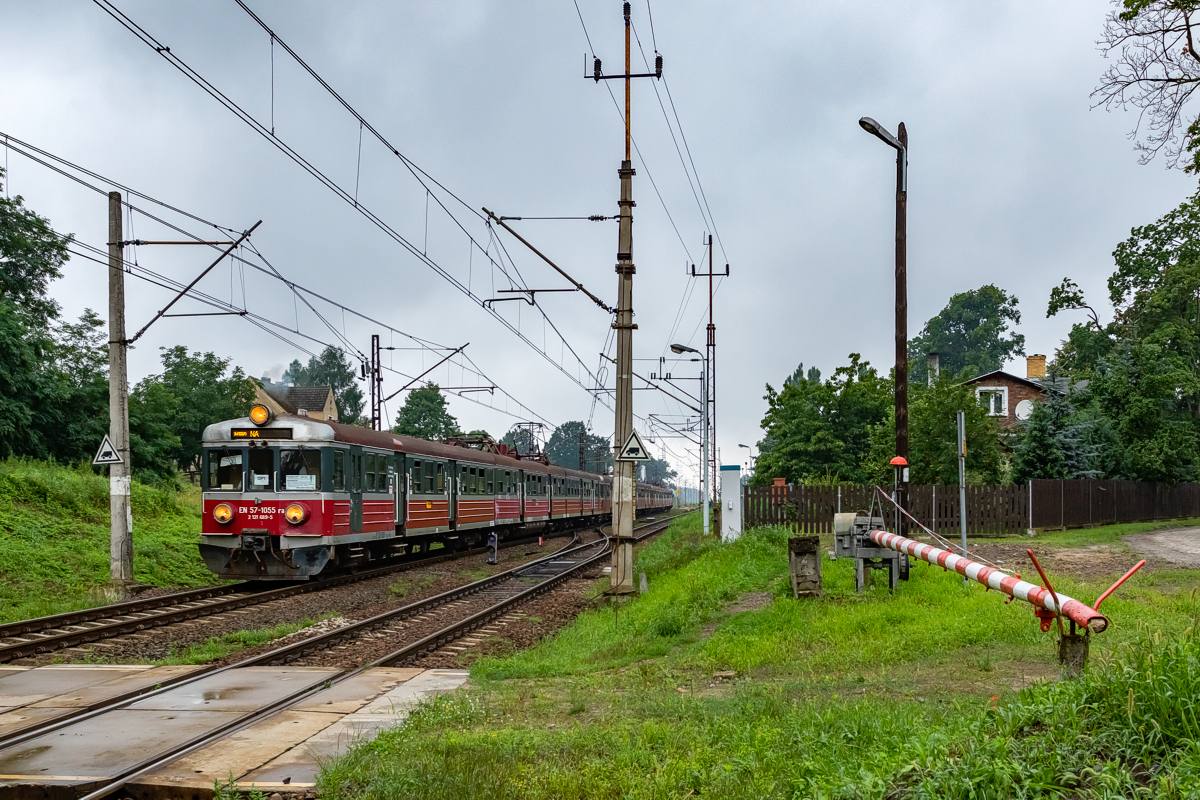 EN57-1055+205+1225: Budachów