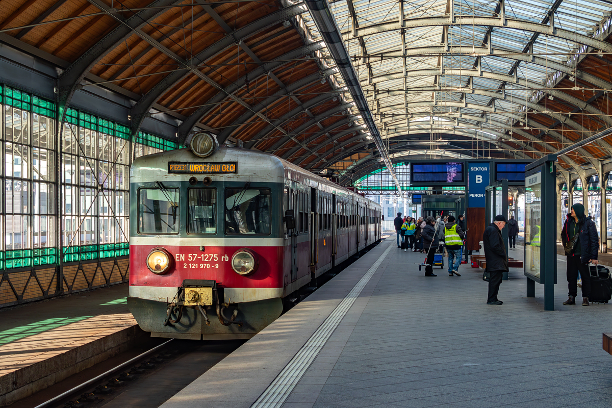 EN57-1275: Wrocław Główny