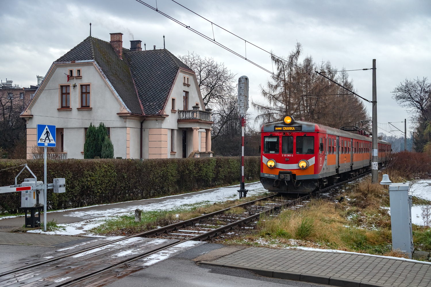 EN57-1281: Kęty