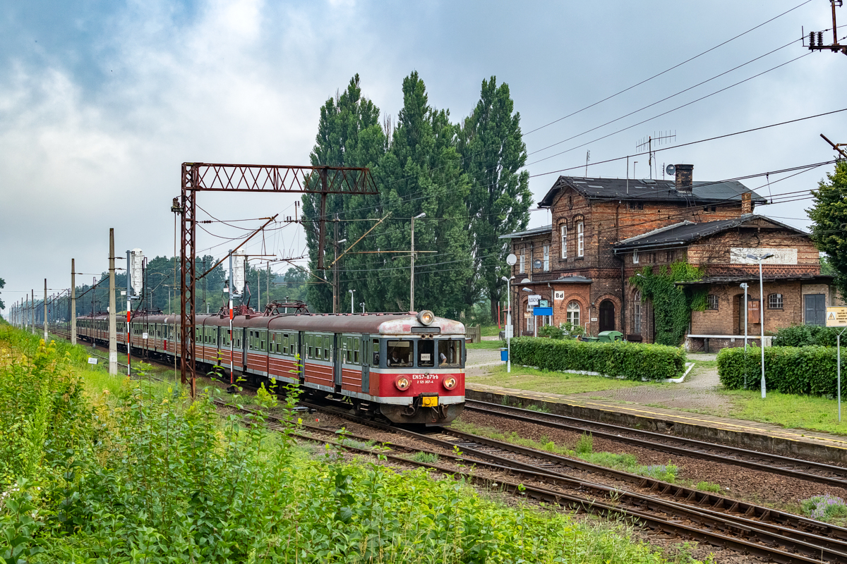 EN57-871+1003+956: Budachów