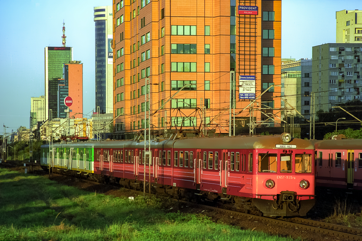 EN57-935: Warszawa Zachodnia - Warszawa Ochota