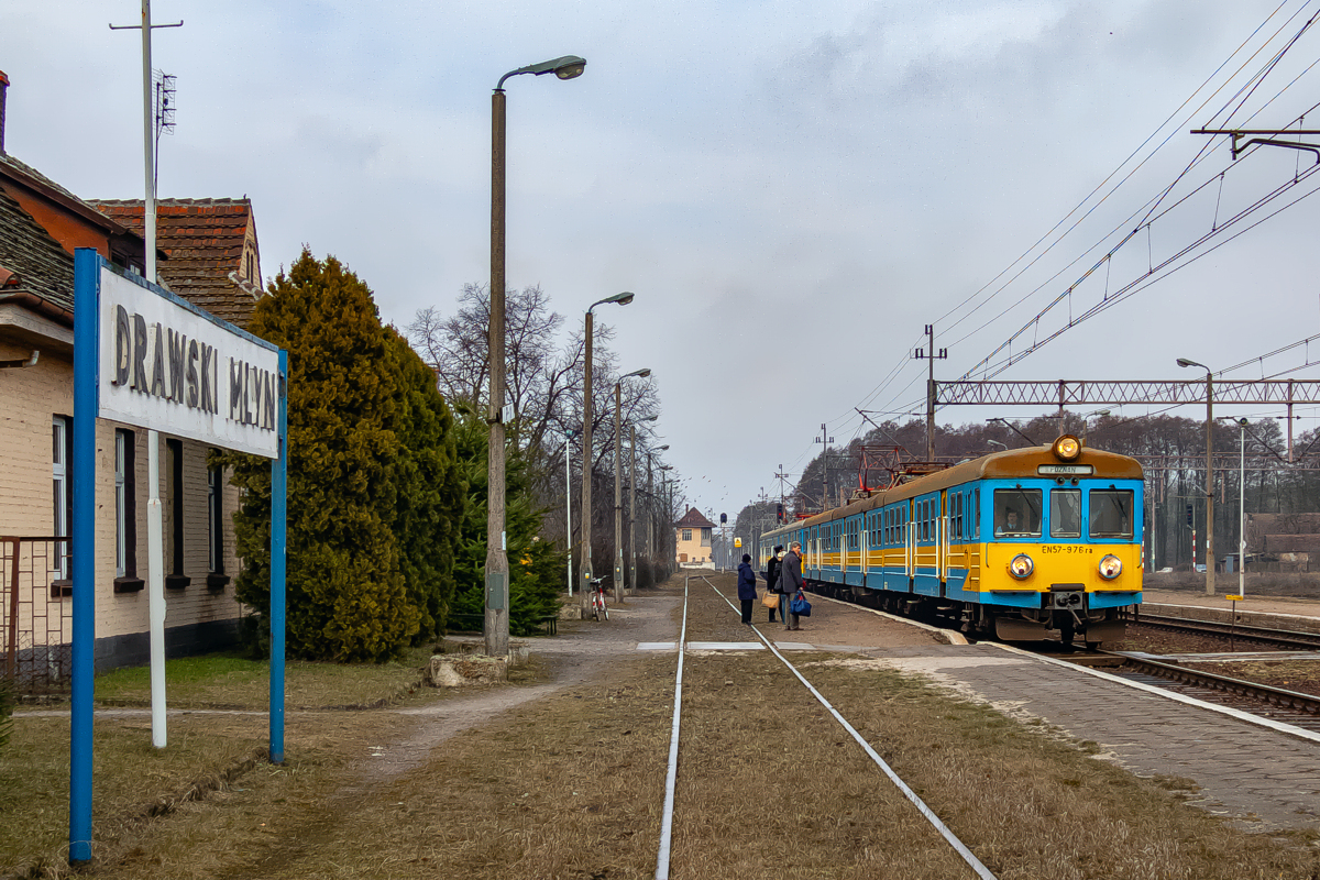 EN57-976+943: Drawski Młyn
