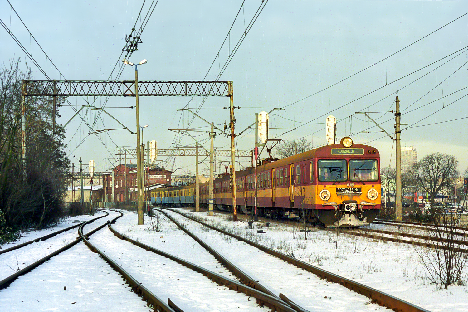 ED72-016+EN57-976: Szczecin Turzyn