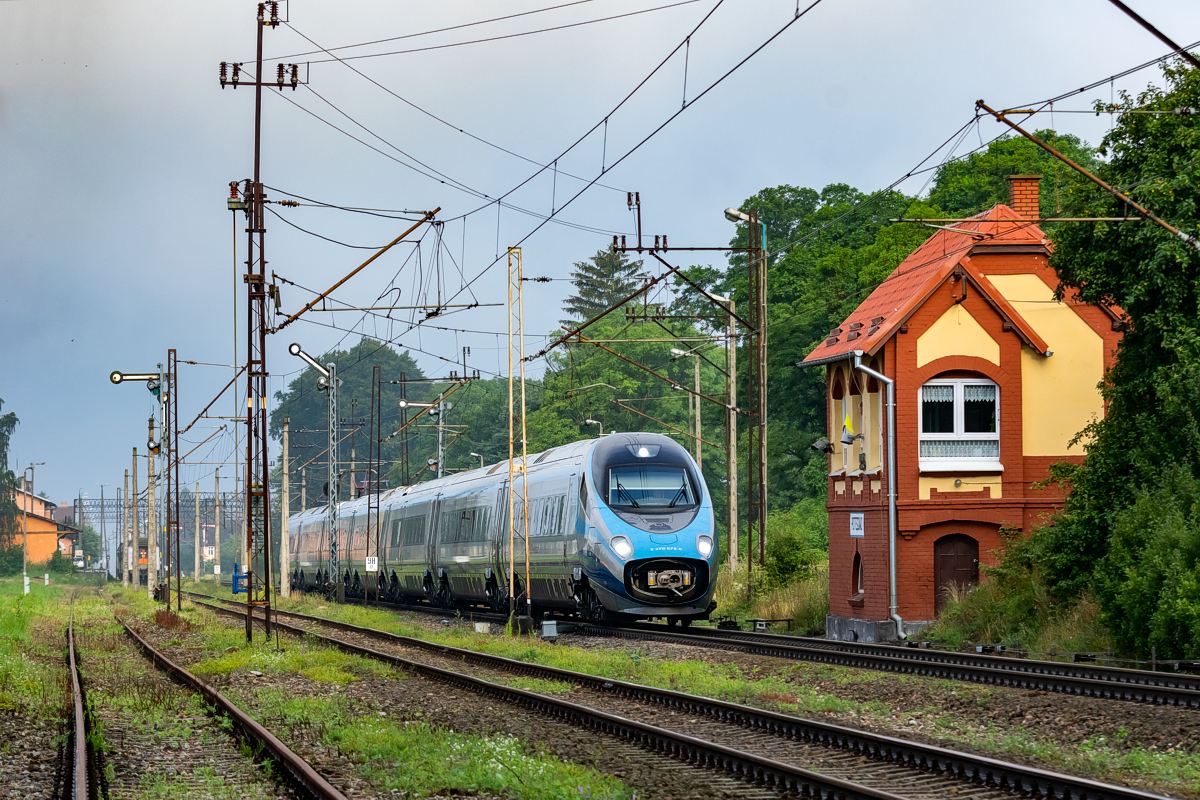 ED250-012: Potęgowo