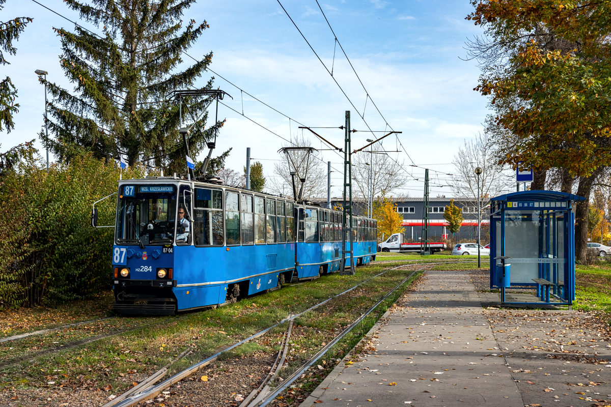 105Na #HZ284+HZ288+HZ289: Kraków, przystanek Elektromontaż