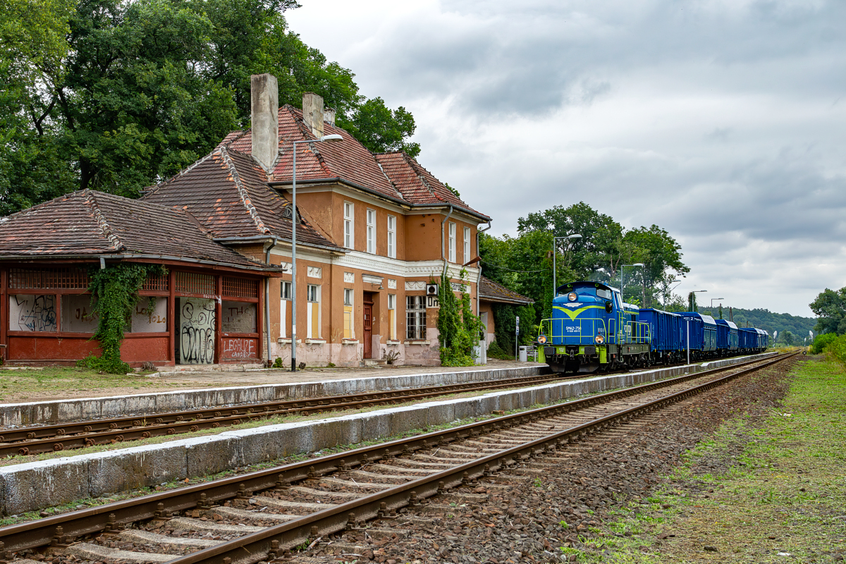 SM42-758: Dąbroszyn