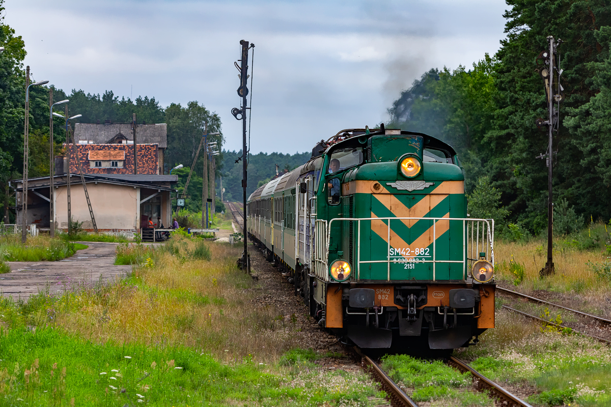 SM42-882+EU07-302: Stobno