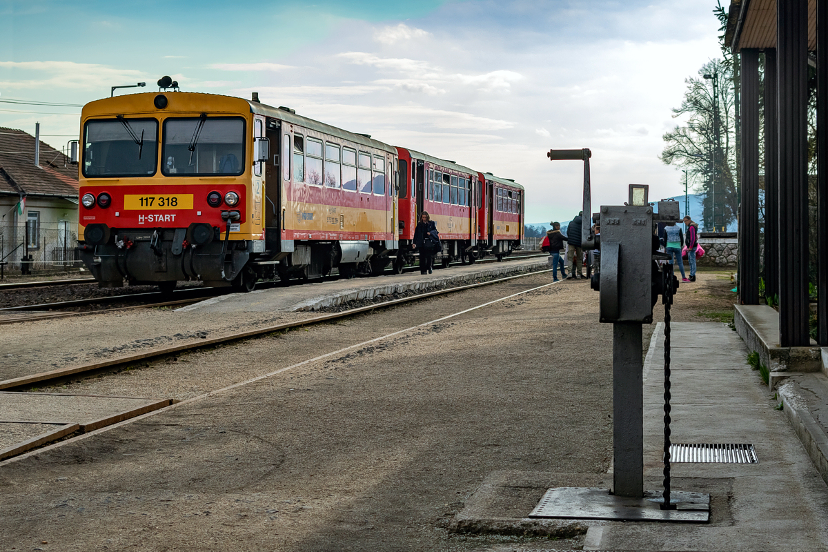 117 318: Tornanádaska