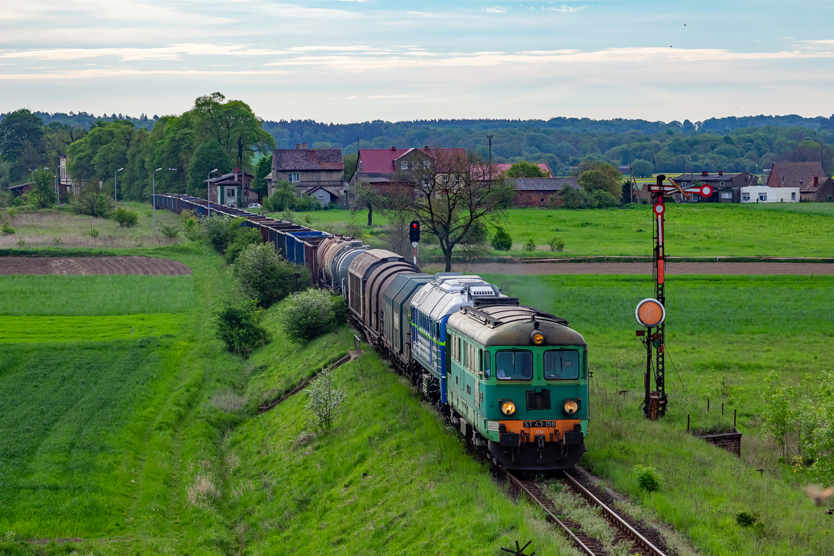ST43-198+ST44-1246: Kłobuczyn