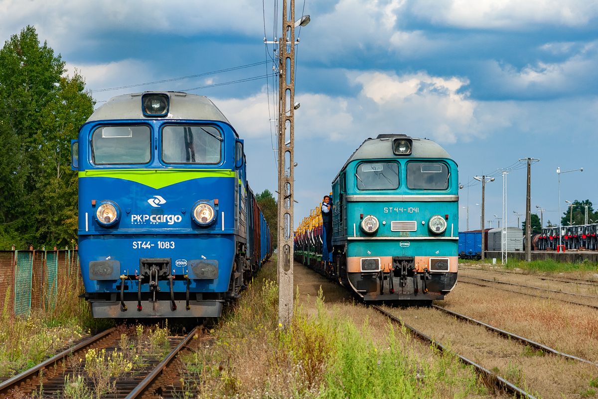 ST44-1041 i ST44-1083: Siemianówka