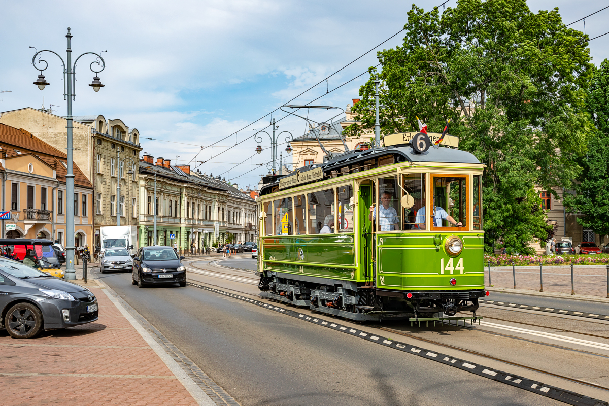 SN3 #144: Kraków, Rynek Podgórski