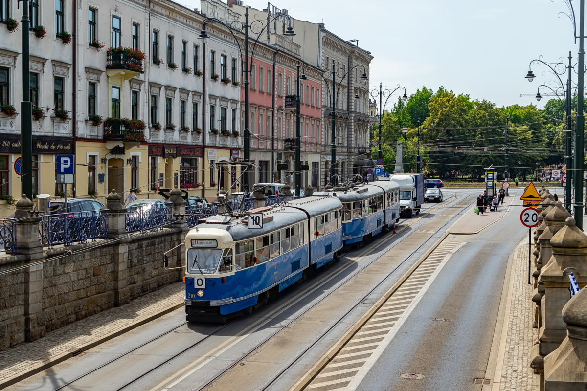 102Na #210+102NaD #155: Kraków, ul. Lubicz