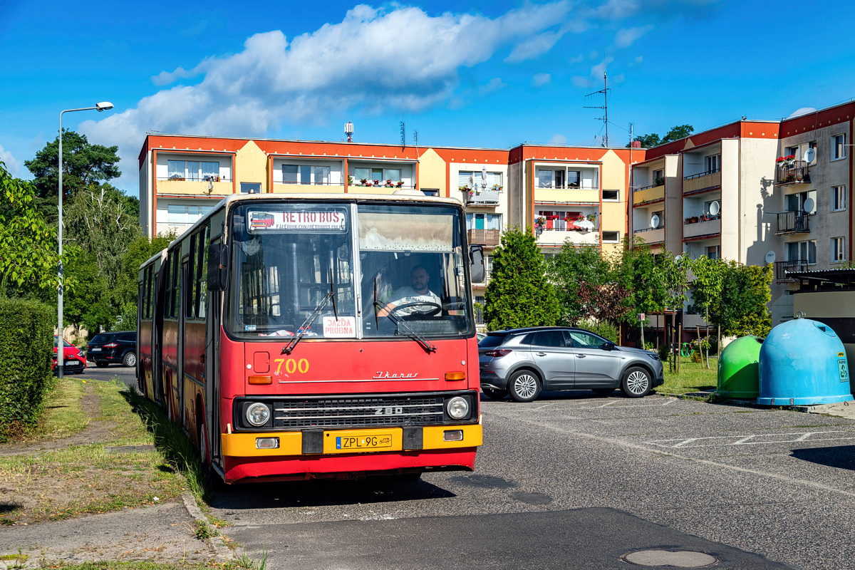 Ikarus 280.26 #700: Szczecin, Osiedle Kasztanowe