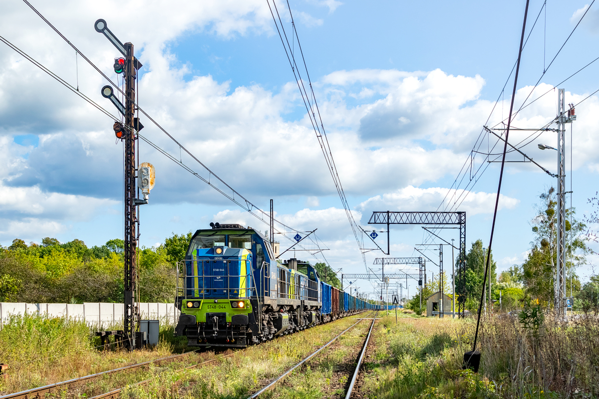 ST48-044+027: Stalowa Wola Rozwadów Towarowa