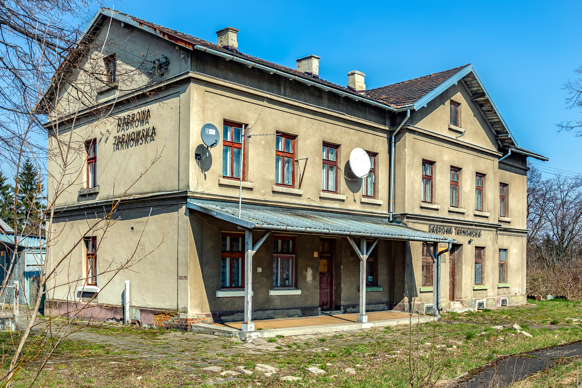 Dąbrowa Tarnowska - budynek stacyjny