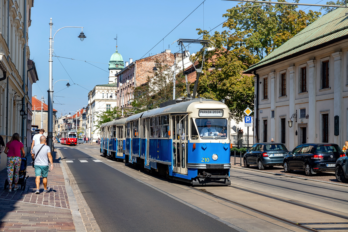 102Na #210+102NaD #155: Kraków, ul. Krakowska