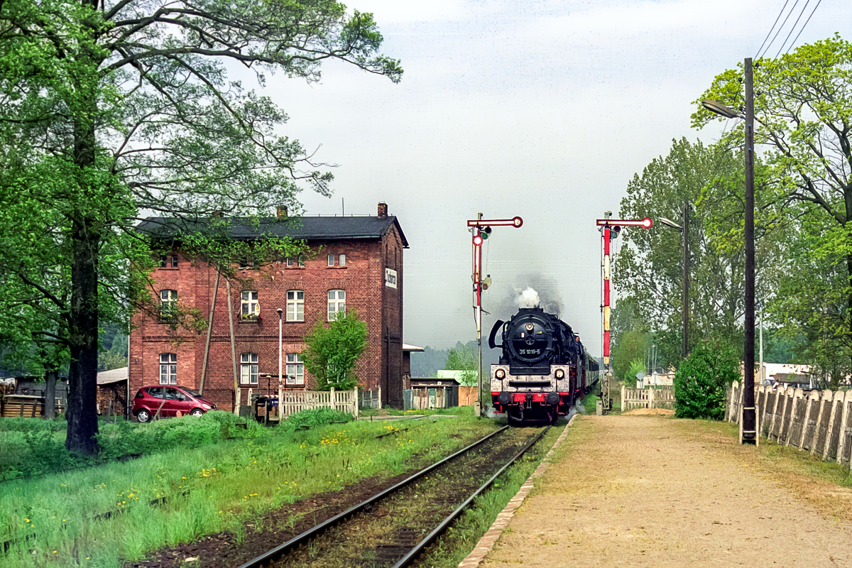 BR35 1019+BR03 2204: Tuchorza