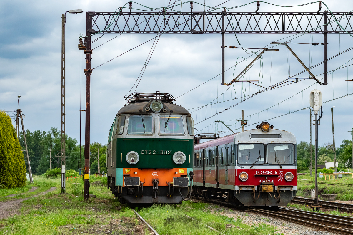 EN57-1943, ET22-003: Chałupki