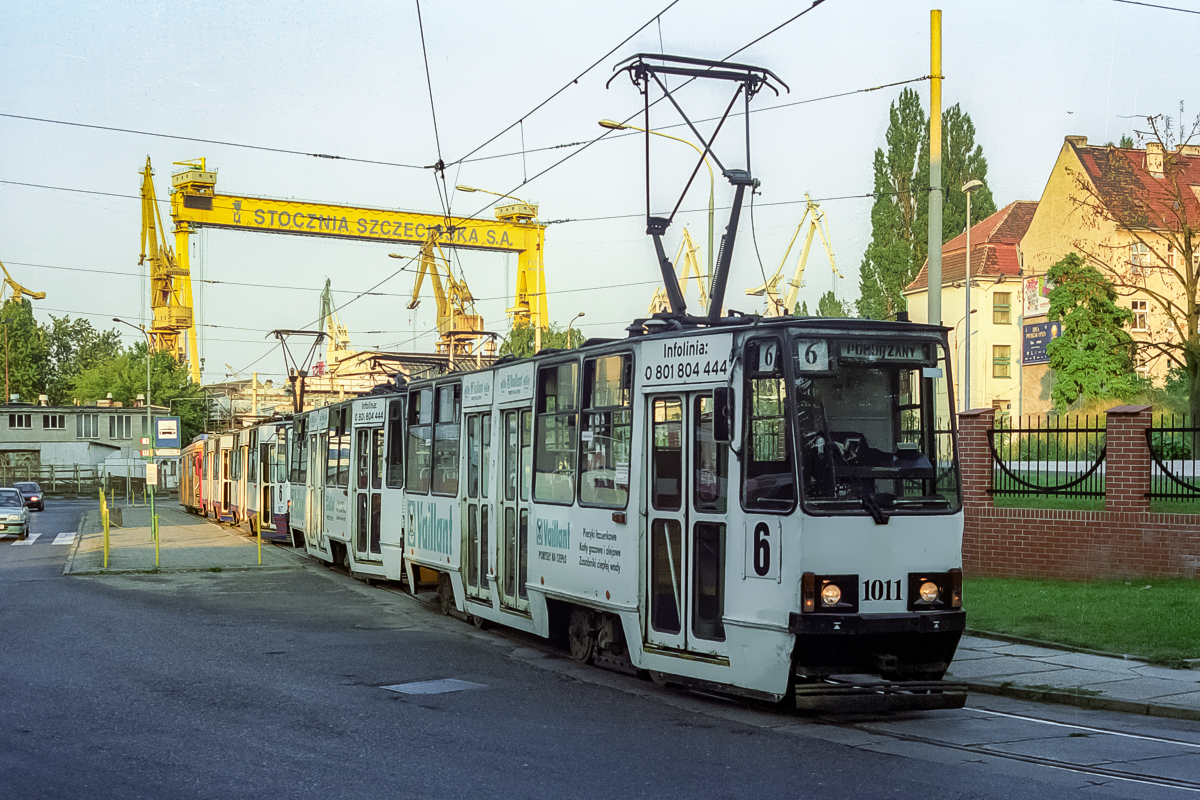 105Na #1011+1012: Szczecin, ul. Firlika