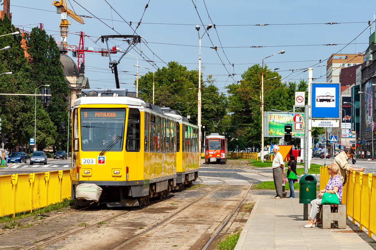 T6A2D #203+204: Szczecin, Brama Portowa 